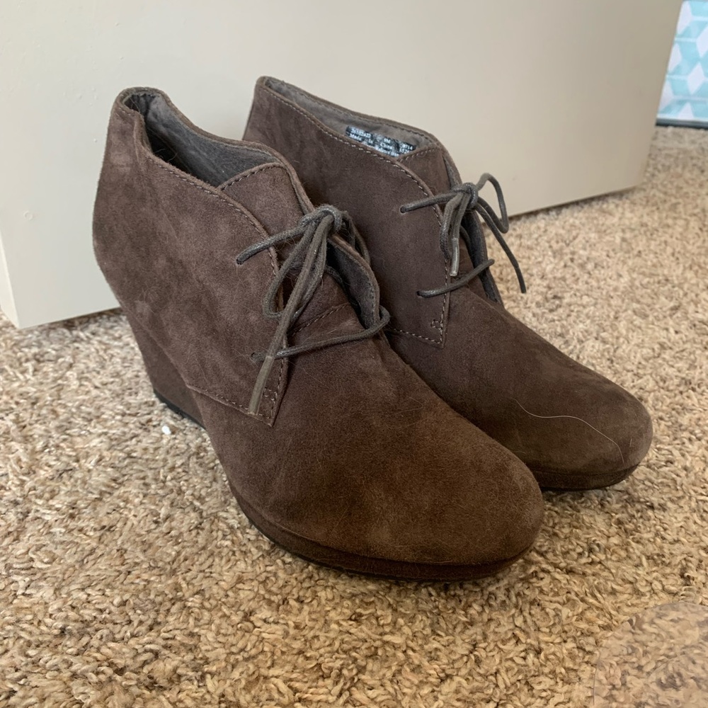 Clarks heels